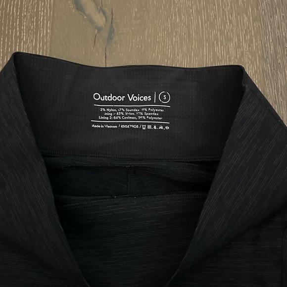 Outdoor Voices TechSweat 3/4 Length Leggings - Picture 5 of 5